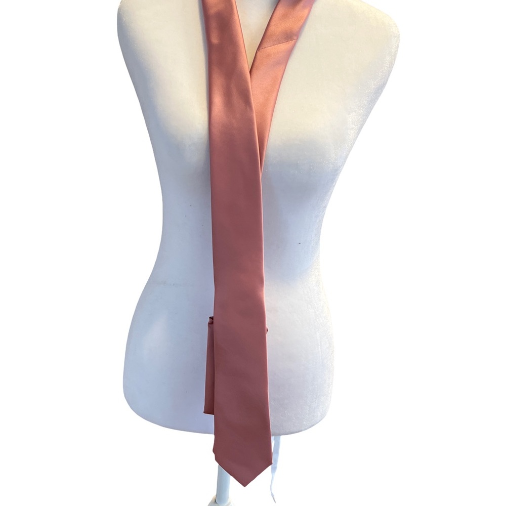 Prom/homecoming tie and pocket square